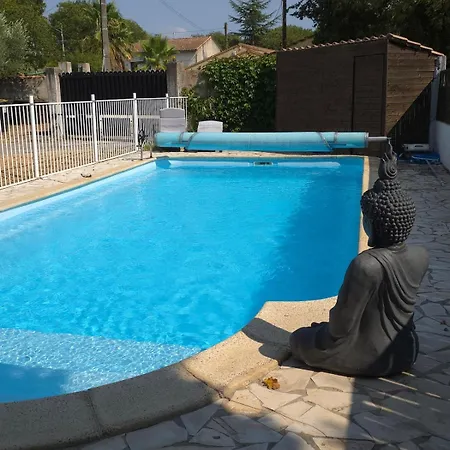 Le De La Tranquillite ! בקתה
